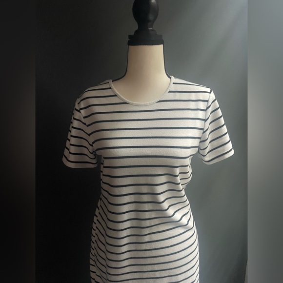 TOBI Striped White Tee Shirt Dress - Small - Picture 9 of 9